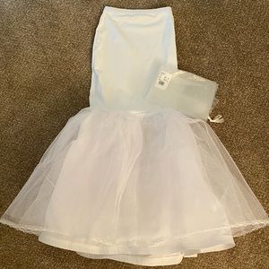 David's Bridal White Wedding Dress